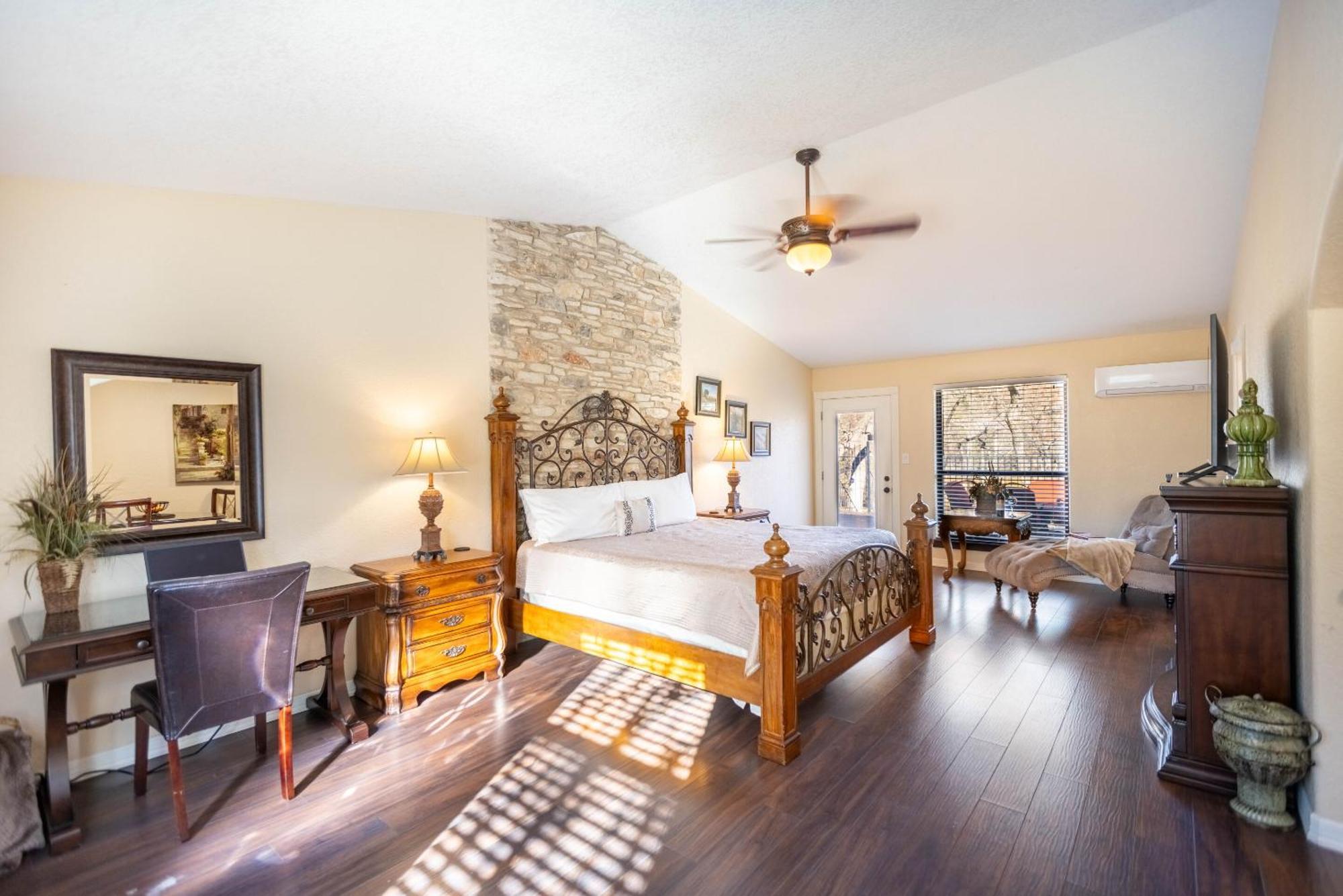 Messina Inn Wimberley Zimmer foto